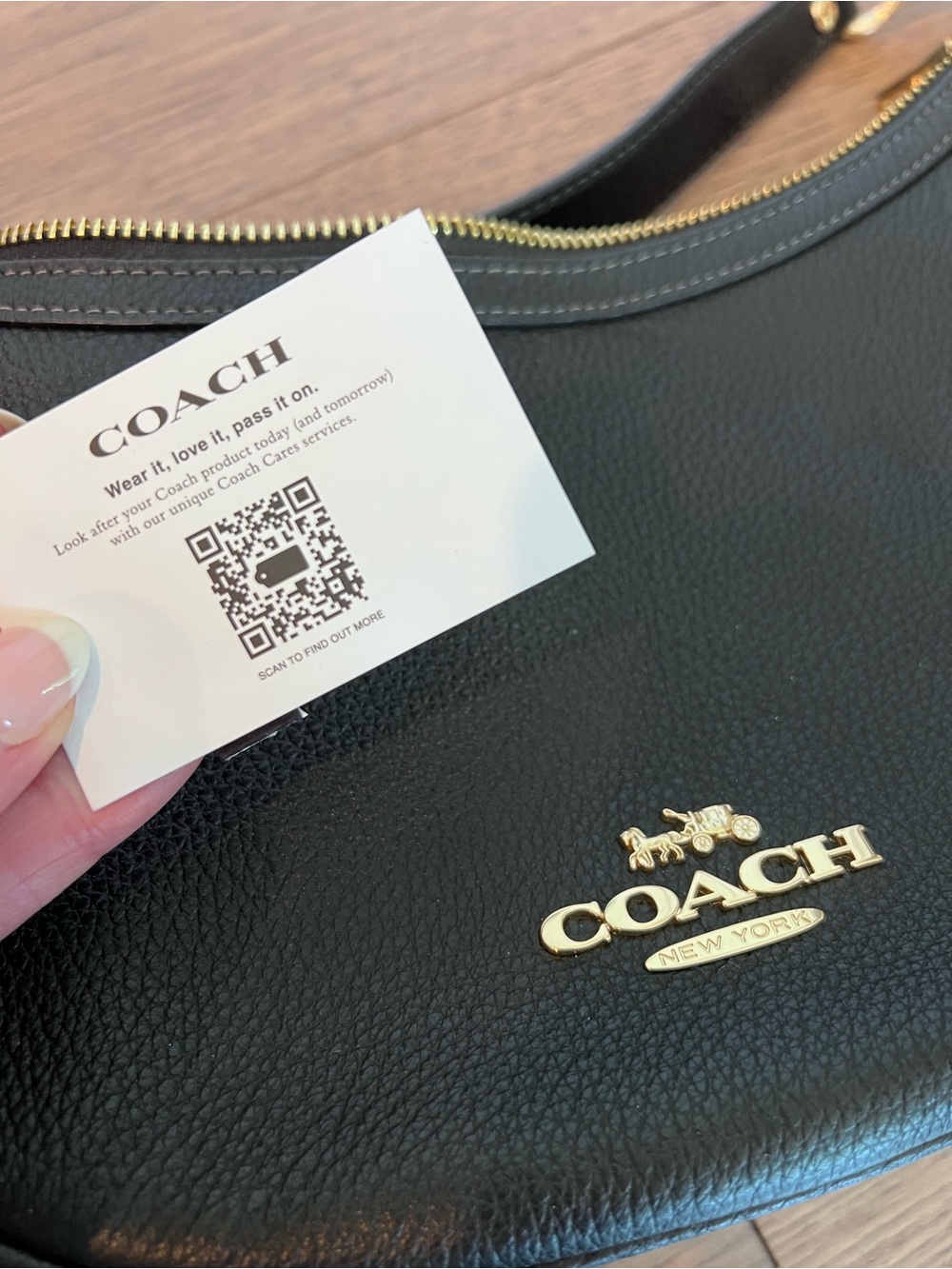 Coach Black Pebbled Leather Crescent Hobo with Gold Hardware Like New - Picture 4 of 7